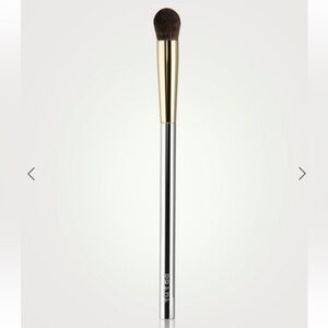 Prada Concealer Buffing Brush
